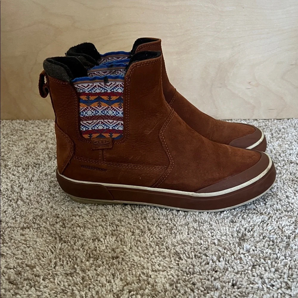 KEEN Sz 7 Elsa II Chelsea Insulated Waterproof Boot - Picture 2 of 9